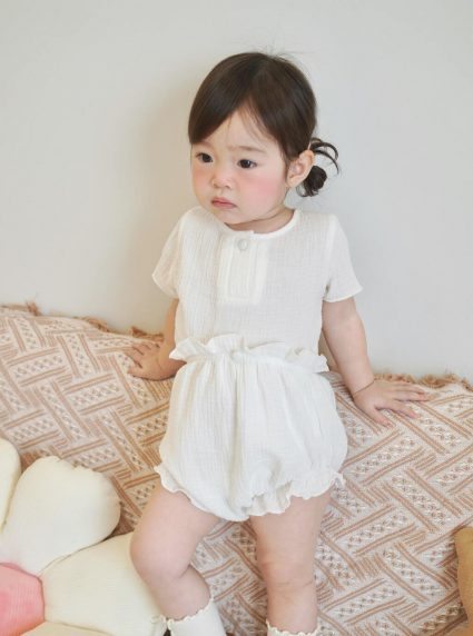 Bộ áo kèm quần Gentle Touch chất vải xô muslin thanh lịch dành cho bé trai và bé gái