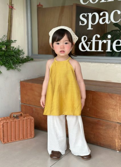 Bộ Yếm Nắng Non chất vải tơ đũi dành cho bé gái